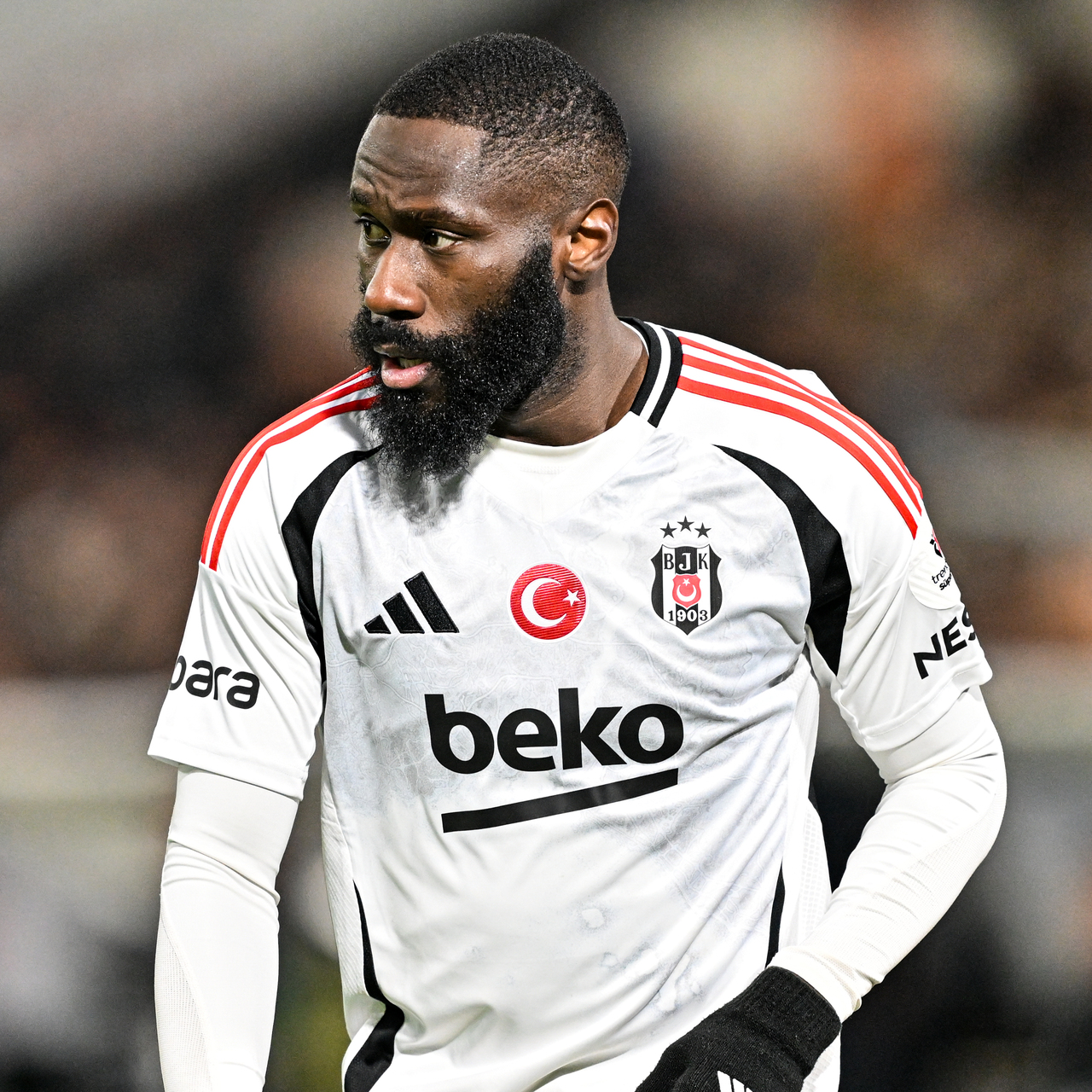 Beşiktaş'ta ayrılık: Masuaku