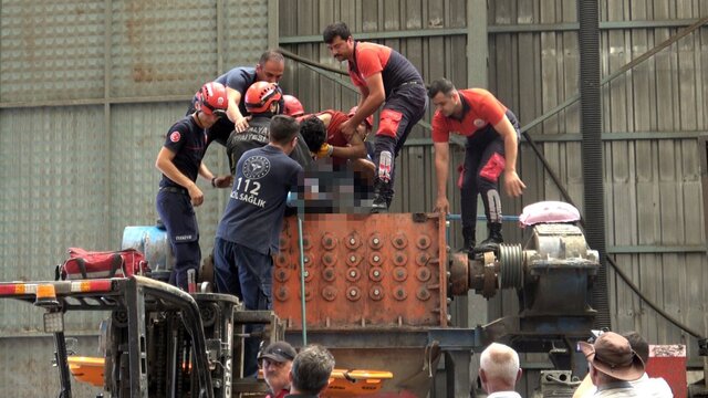 Fabrikada facia! İşçinin bacakları koptu!