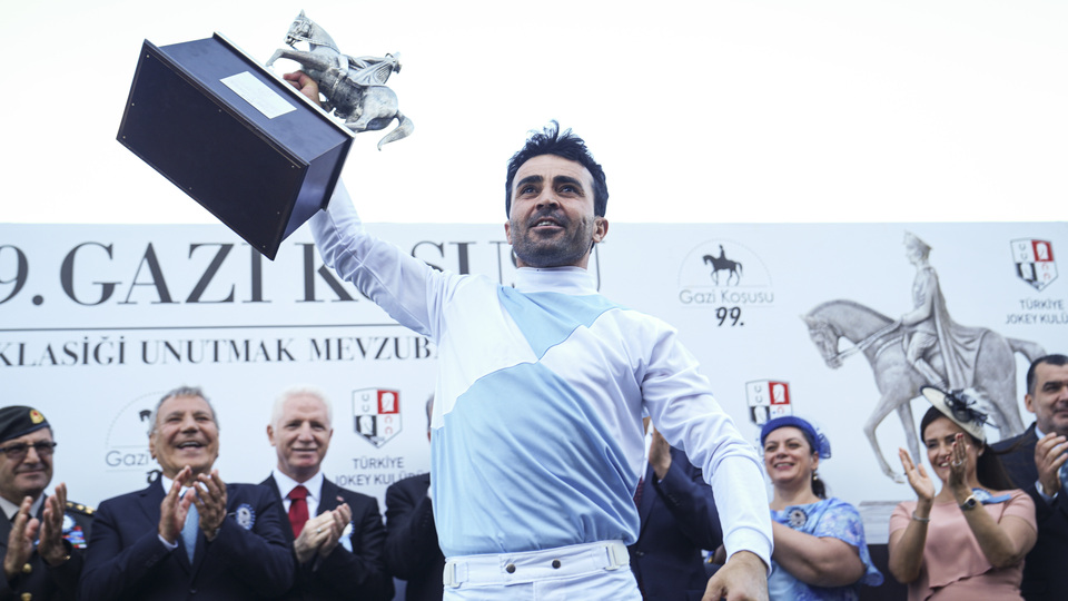 Ahmet Çelik, gözünü rekora dikti