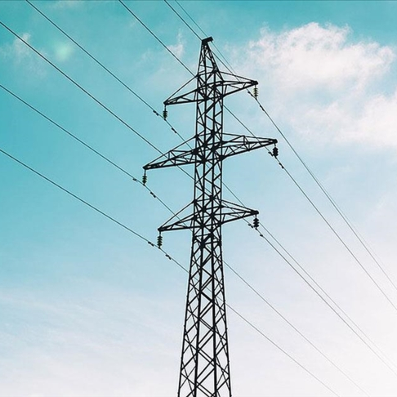 Enerji Kesintisi: Elektriklerin Gelmesi Bekleniyor