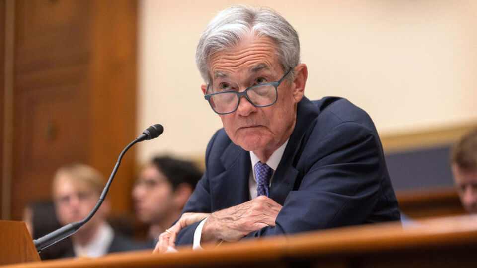 Trump'tan Powell'e tepki: Bir servete mal oldun