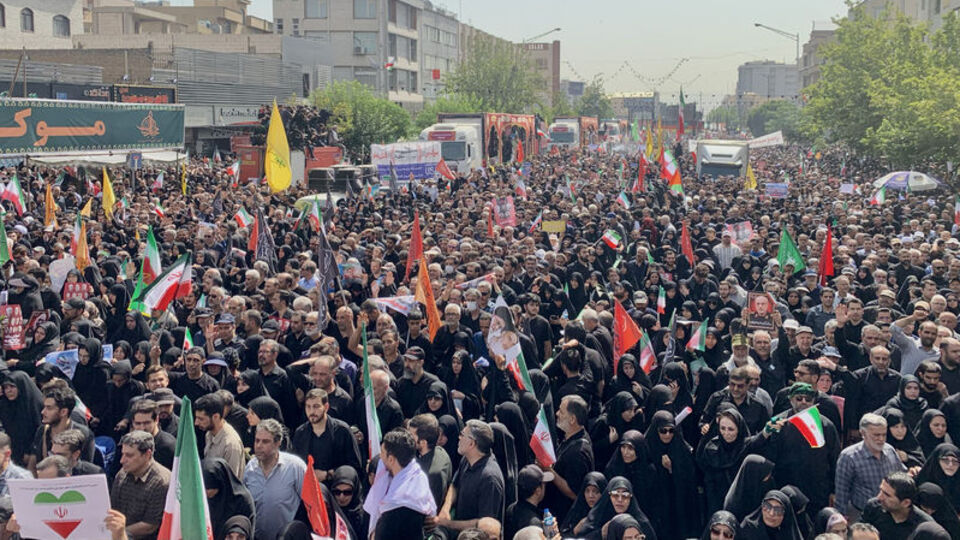 İran'da reformist kanattan çağrı