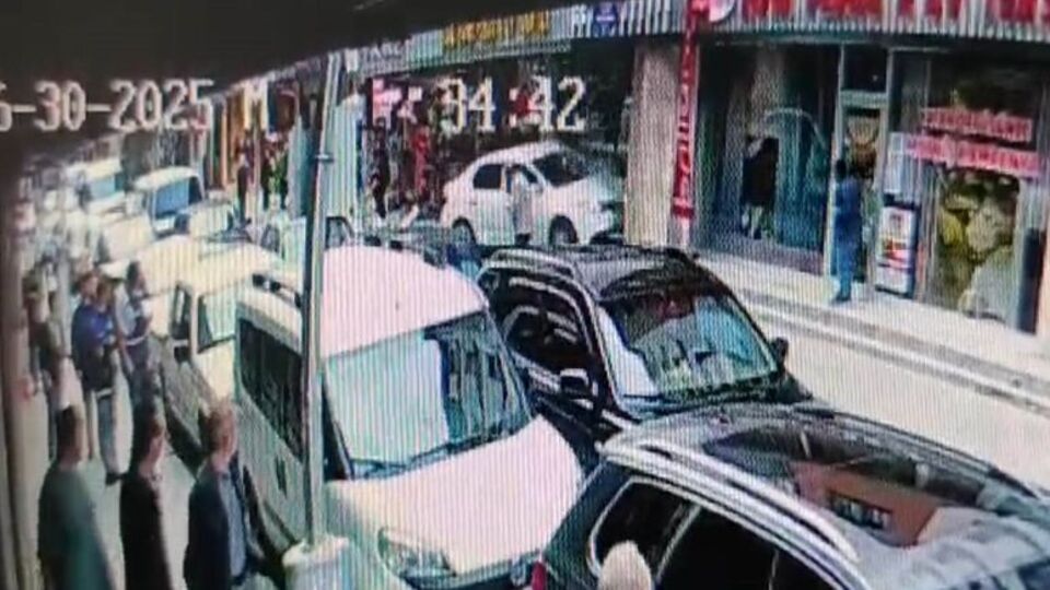 İki çocuk ölümden kıl payı kurtuldu!