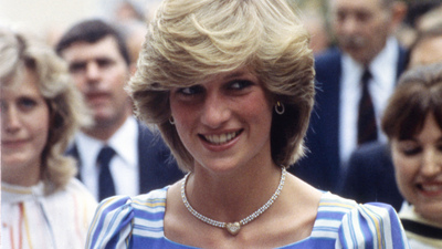 'Şefkatli elbise'ye 520 bin dolar