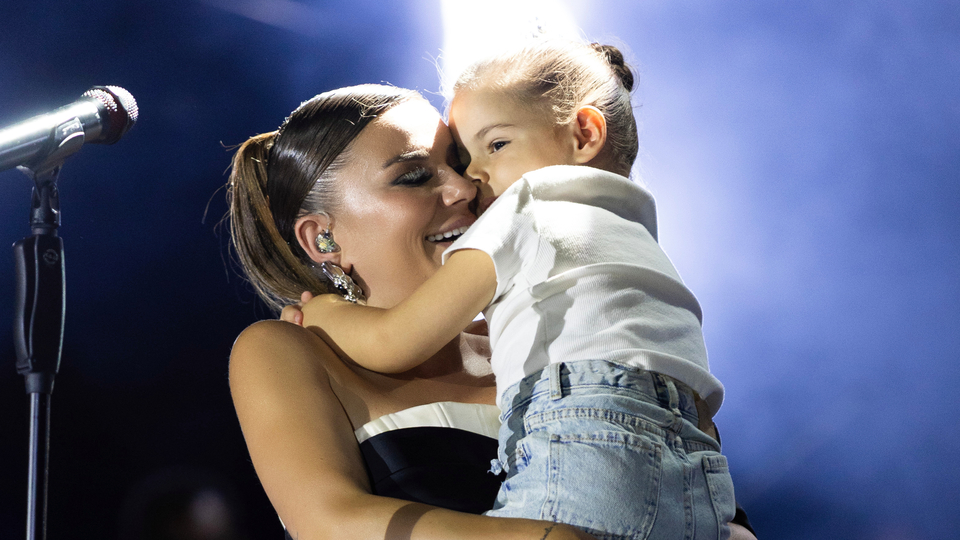 Anne - kız aynı sahnede