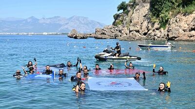 Antalya'nın 5 plajına "Mavi Bayrak" asıldı