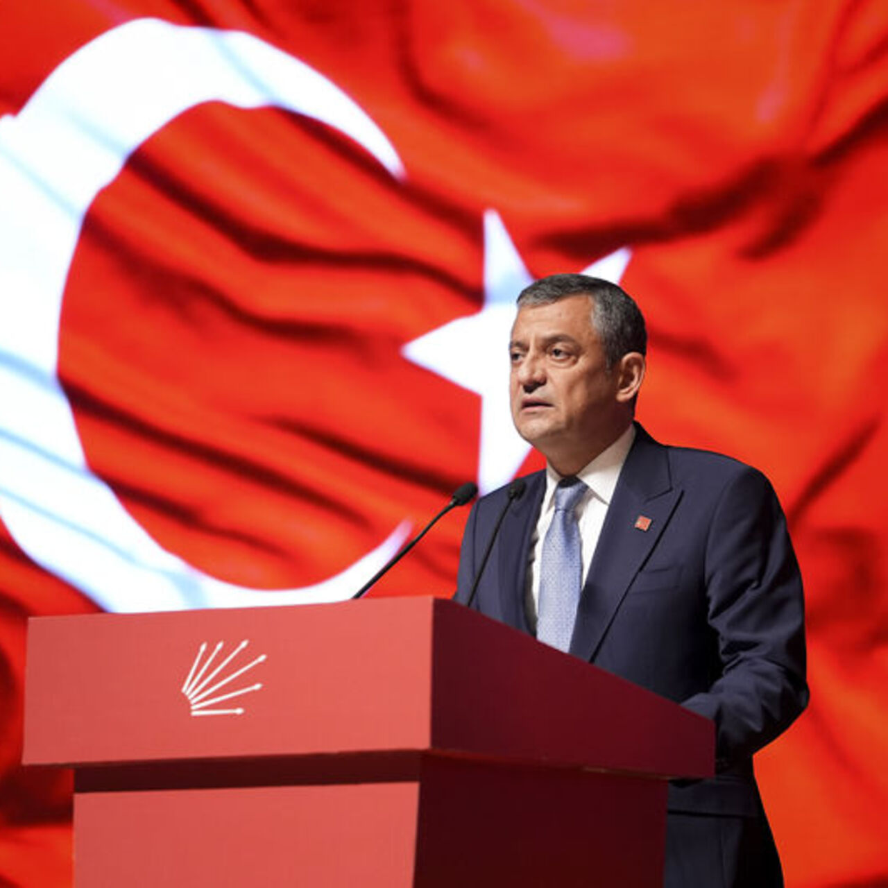 CHP lideri Özel'den karikatür yorumu