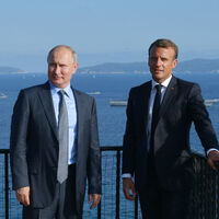 Putin Macron ile görüştü