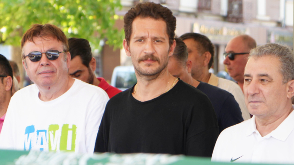 Dedesini son yolculuğuna uğurladı