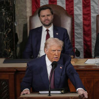 Trump'ın vergi tasarısı Senato'dan geçti