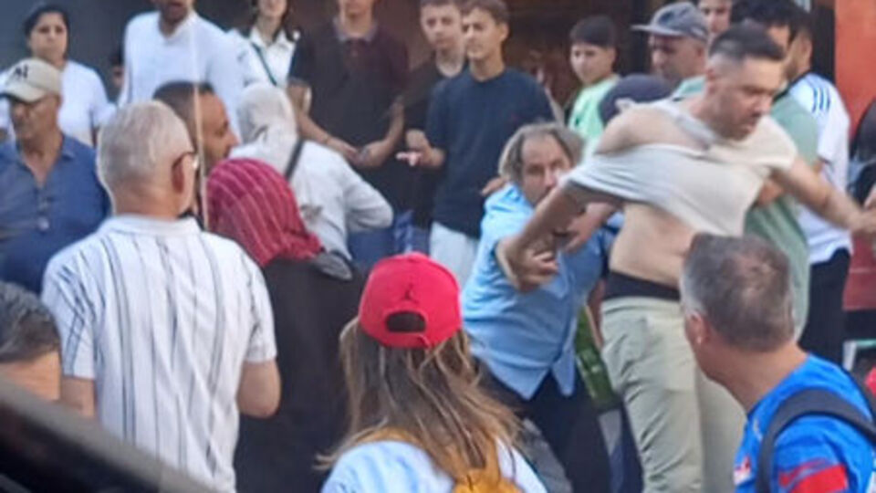 İETT otobüsünde kavga! Yumruklar havada uçuştu