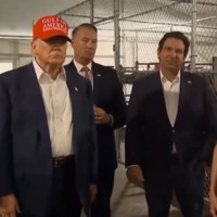 Trump "Timsah Alcatraz'ı" ziyaret etti