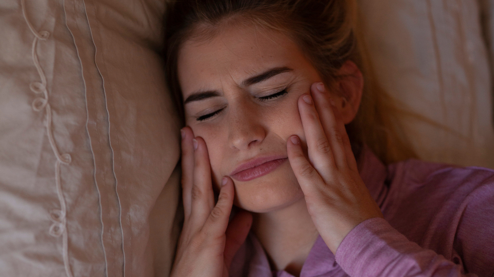 Diş sıkanlar dikkat! Sağlığı böyle bozuyor