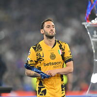 Hakan Çalhanoğlu adım adım G.Saray'a!
