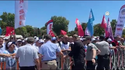 İBB'nin maaş promosyonu ihalesine sendikalardan tepki