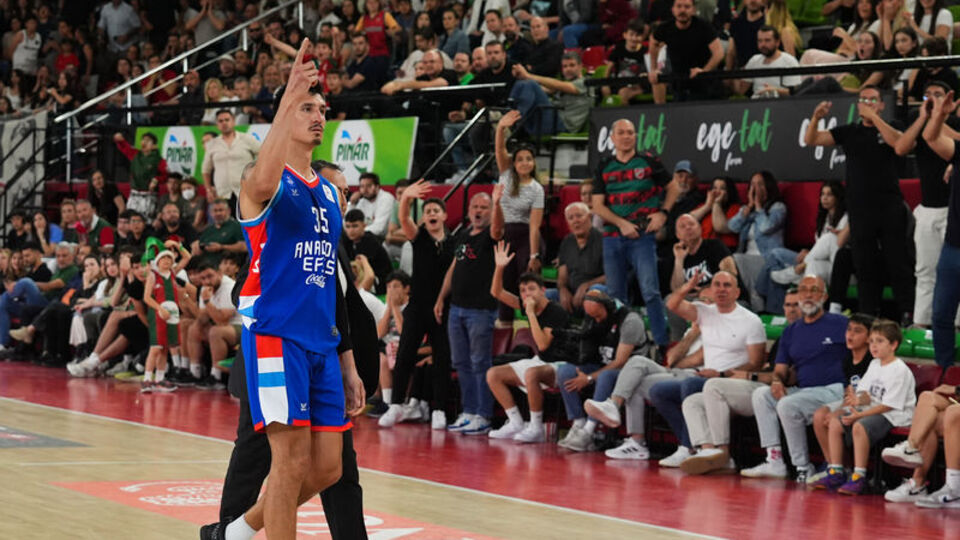 Anadolu Efes, Willis'le yollarını ayırdı!