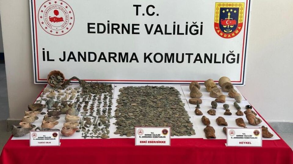4 bin 564 parça tarihi eser ele geçirildi