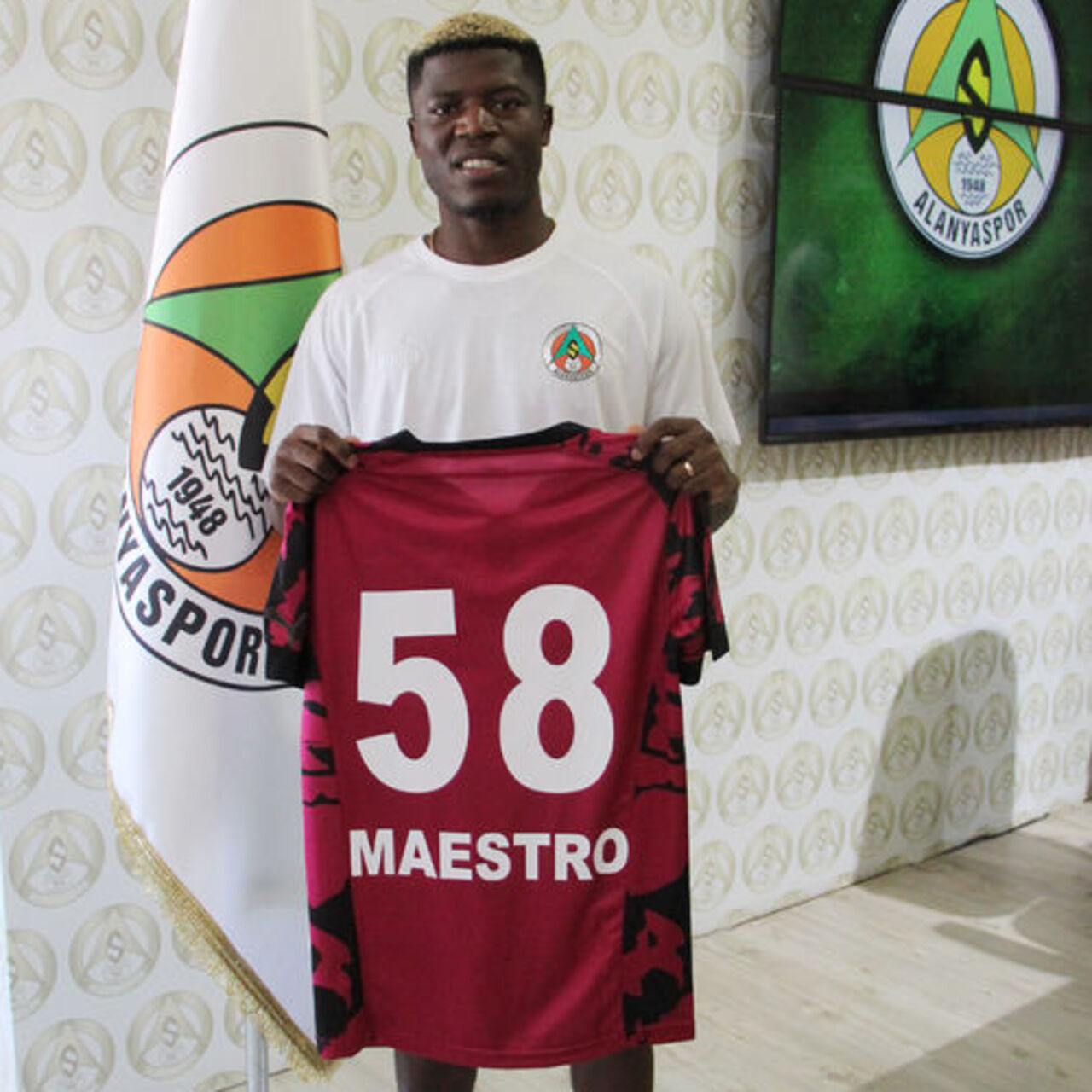 Alanyaspor, Maestro'yu kadrosuna kattı