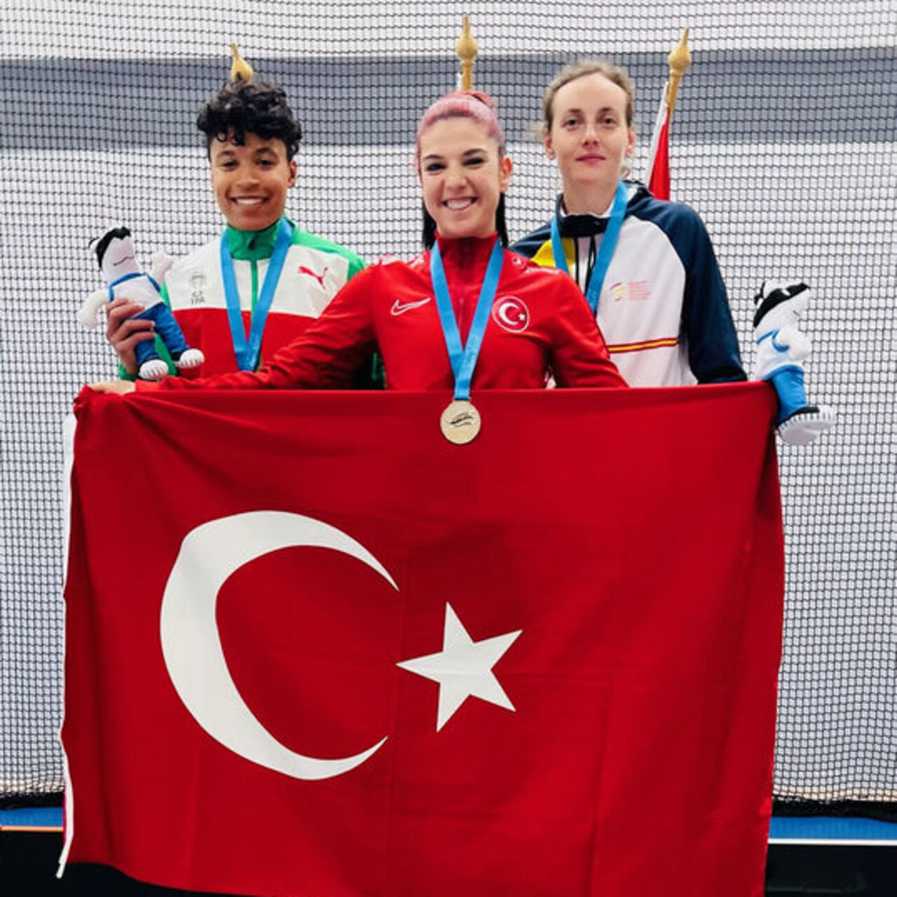 Mili para atletlerden Çekya'da iki madalya!