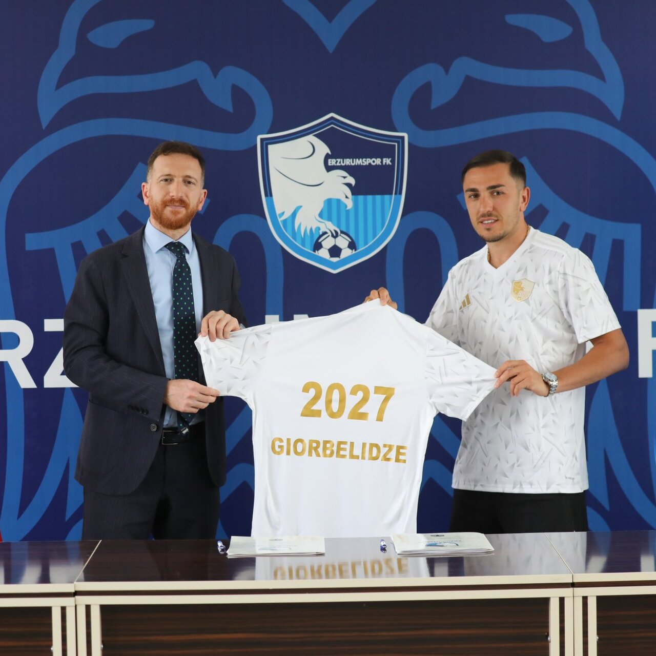 Erzurumspor, Gürcü oyuncuyla imzaladı!