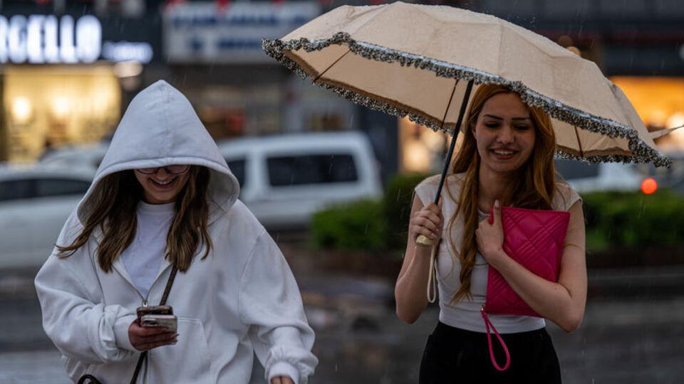 18 kent için fırtına ve sağanak alarmı! 3 bölgede yağış var!