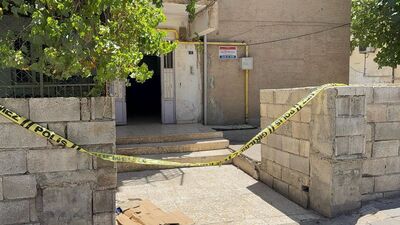 İntihara kalkışan kızını benzinle yaktı!