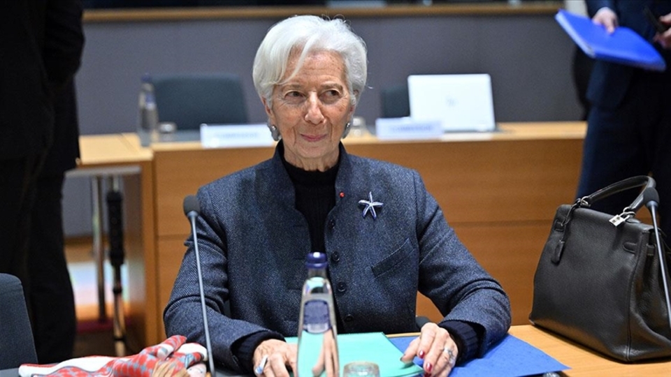 Lagarde'dan faiz açıklaması