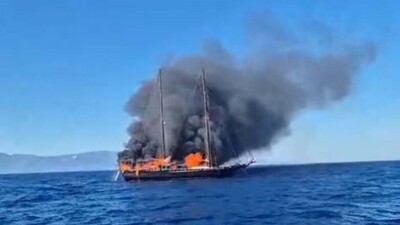 Bodrum açıklarında 27 metrelik tekne yandı!