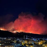 Hatay'daki yangına müdahale sürüyor