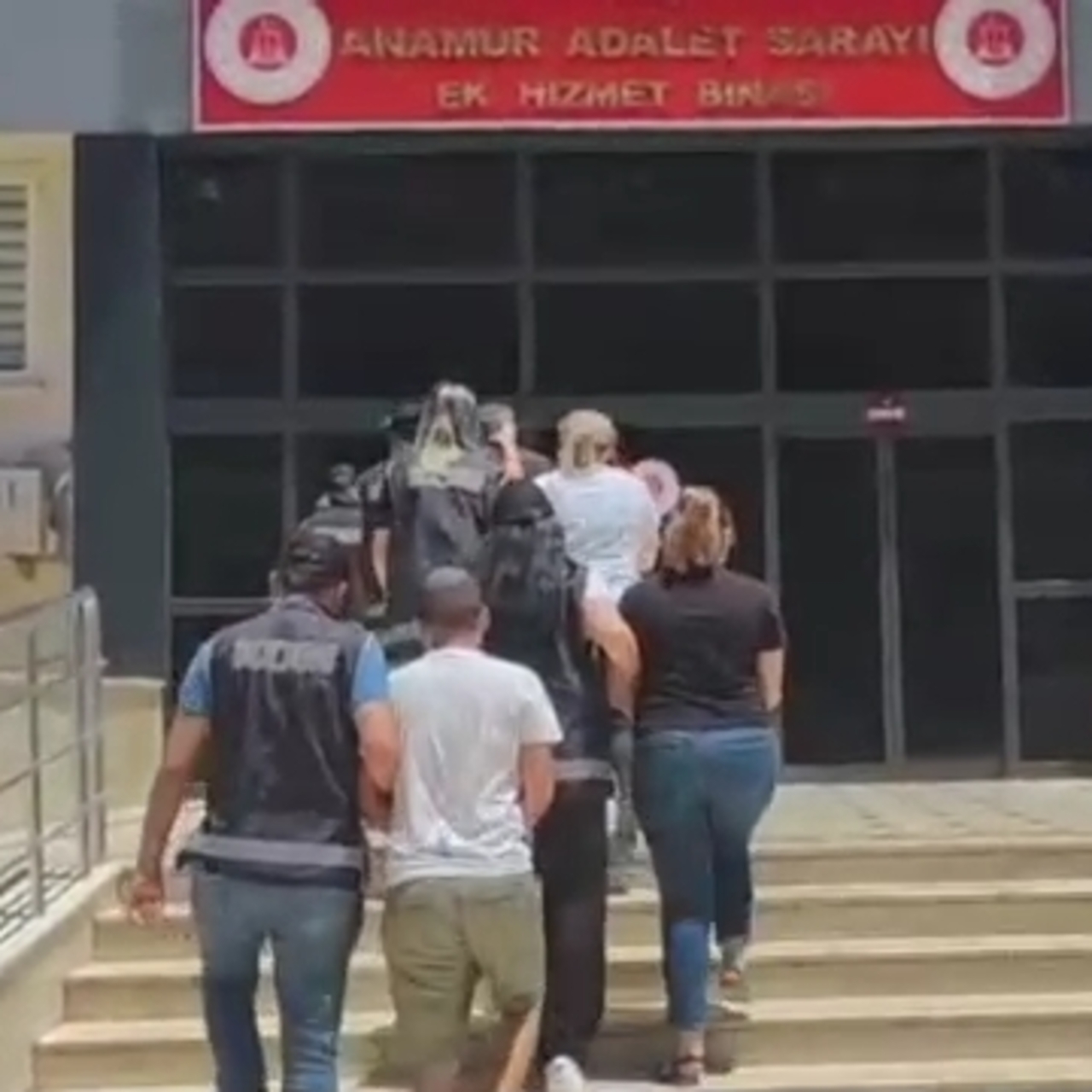 Mersin'de tefecilik operasyonu: 5 gözaltı