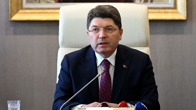 Bakan Tunç'tan belediyelere yolsuzluk soruşturmasına ilişkin açıklama