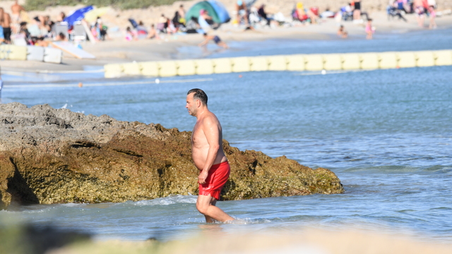 Eski eşiyle tatilde