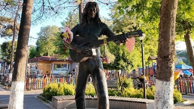 Ölümünün 18'inci yıl dönümünde anıldı