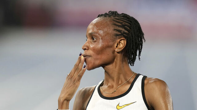 Kenyalı atlet dünya rekoru kırdı!