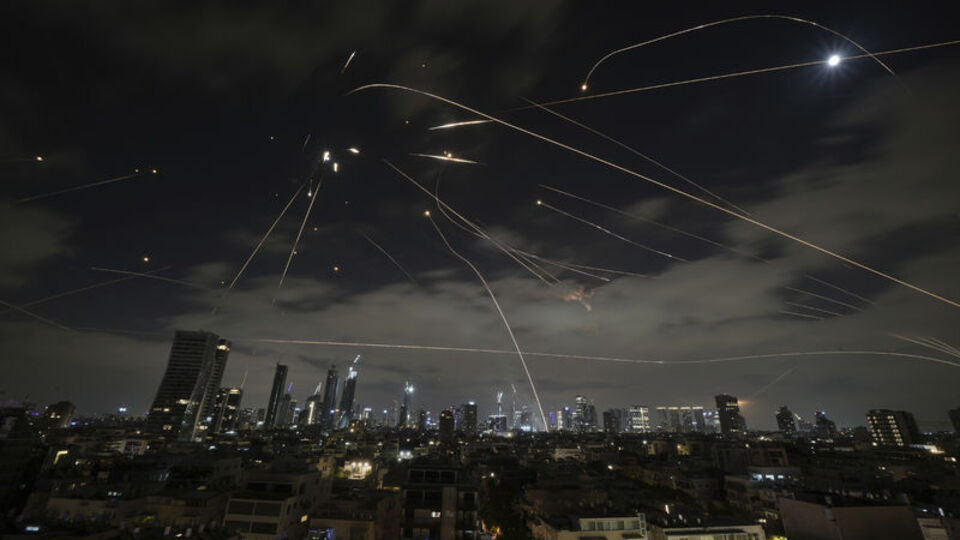 "İran 5 askeri tesisi vurdu"