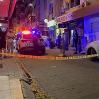 Silahlı saldırıdan şans eseri yara almadan kurtuldu