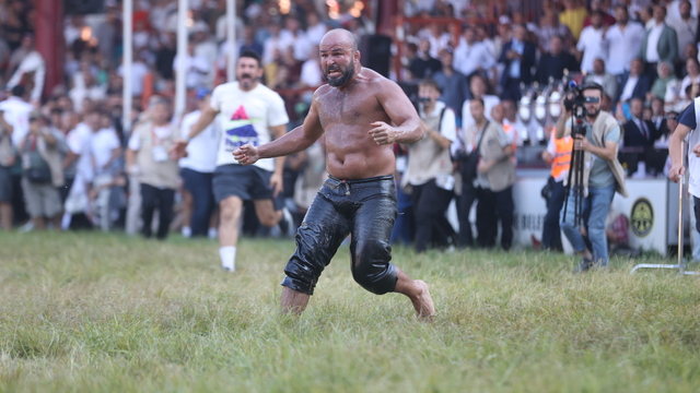 Kırkpınar Yağlı Güreşleri'nde başpehlivan Orhan Okulu!