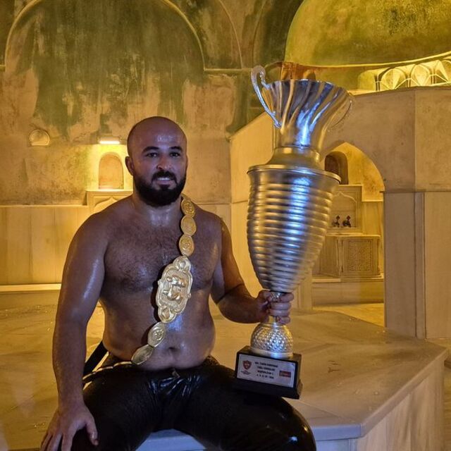 Kırkpınar şampiyonu geleneği bu yıl da sürdürdü