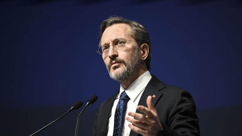 Altun: Siyasi nezaket sınırlarını aştı