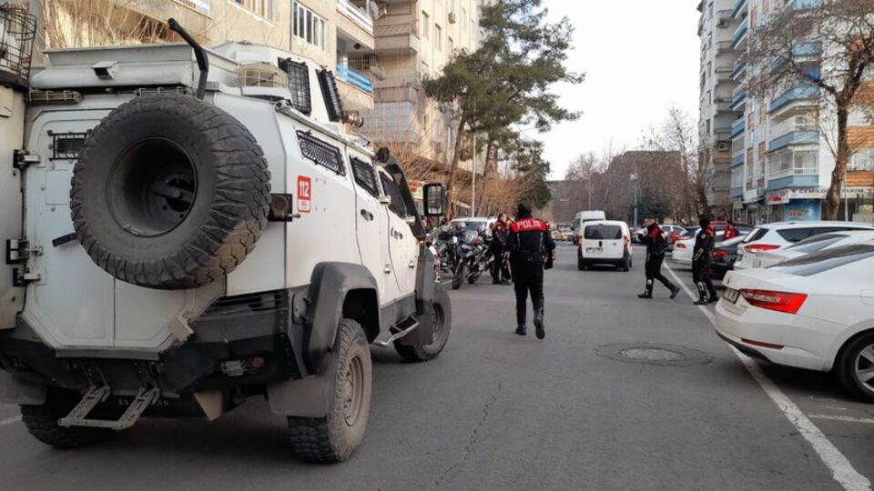 Bakan Yerlikaya açıkladı! 15 suçlu Türkiye'ye getirildi