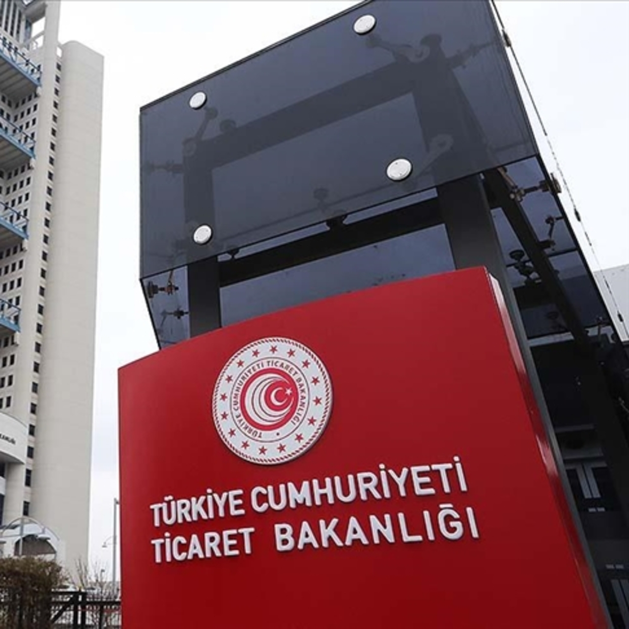 Bakanlıktan  ilk 6 ayda 49 bin 791 firmaya 1,5 milyar TL ceza
