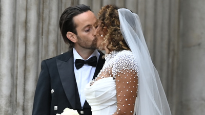 Evlenmeme yeminini bozdu