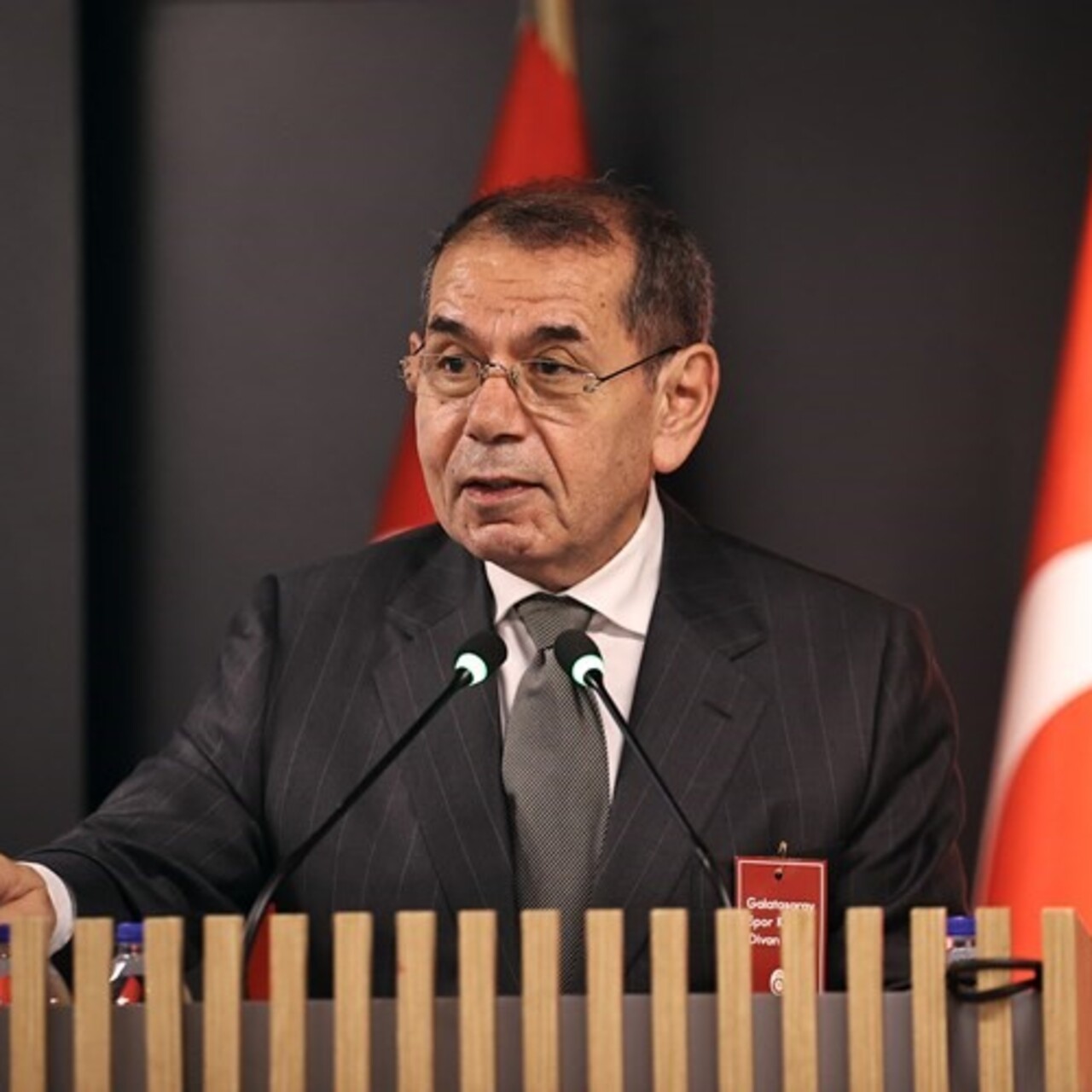 Dursun Özbek mesaiye başlıyor!