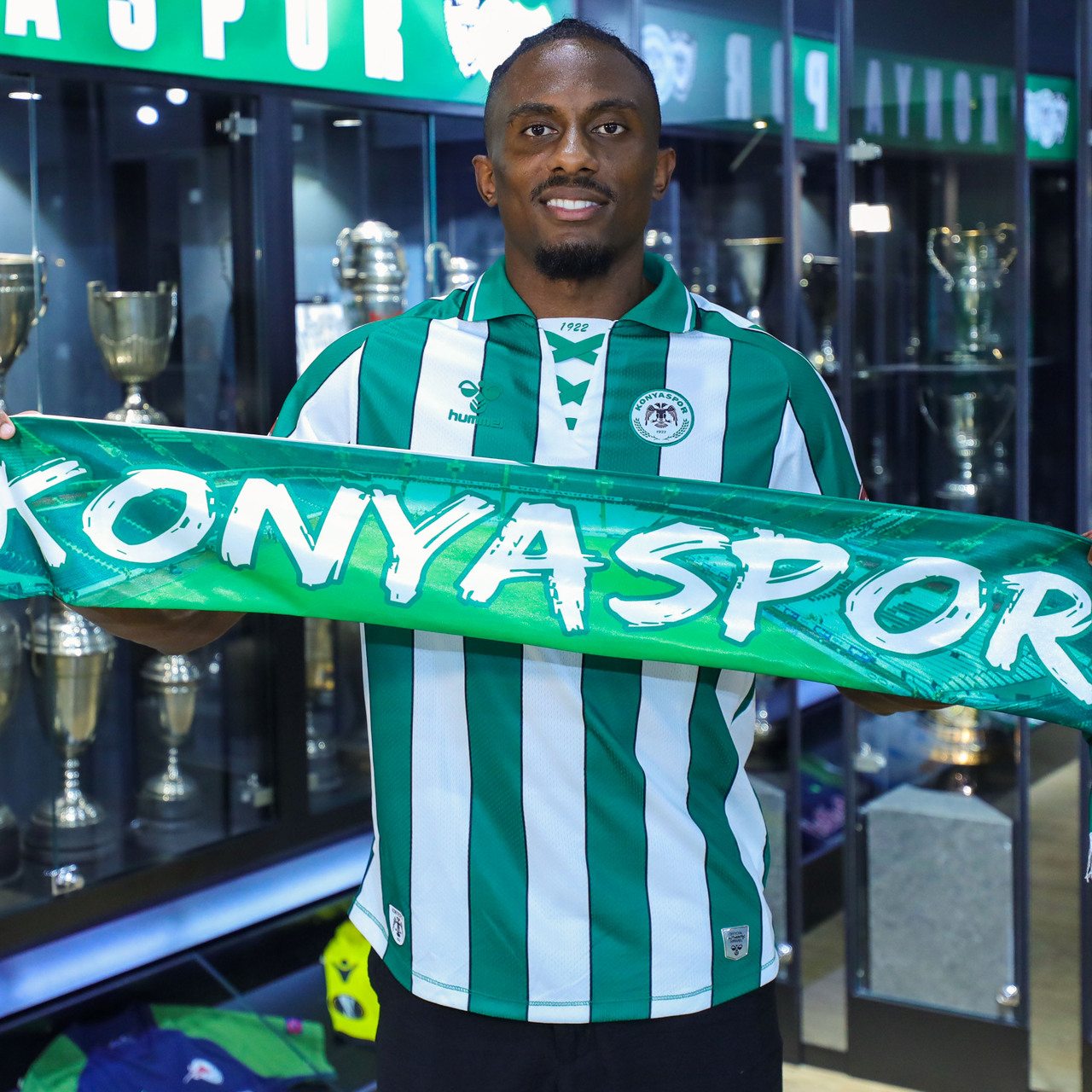 Konyaspor'a Kongolu sol bek!