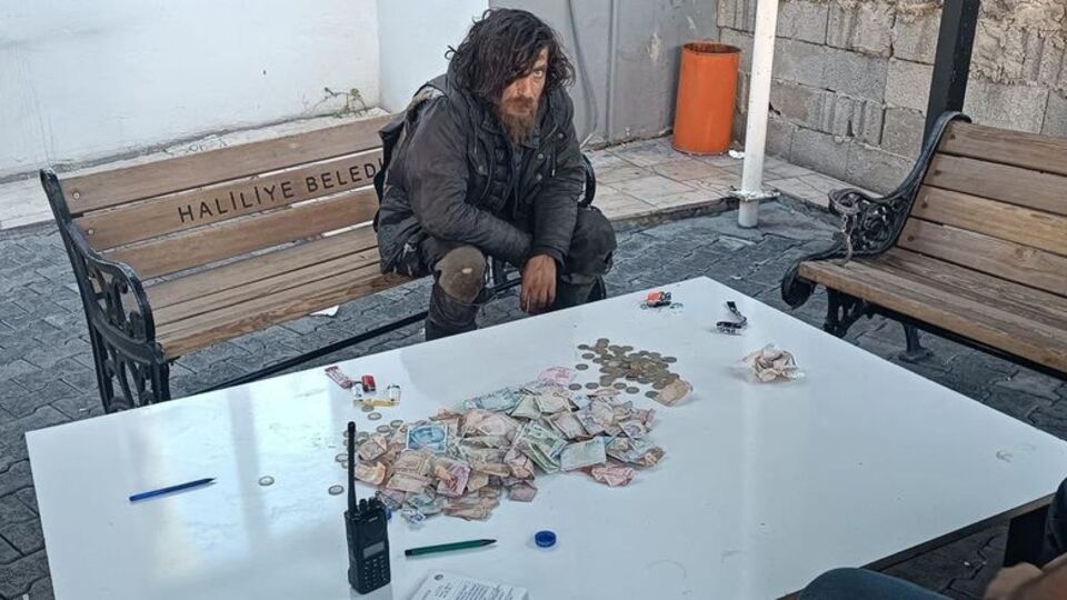 Dilencinin üzerinden 20 bin lira çıktı