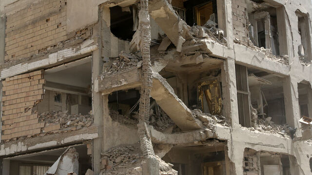 İran'da can kaybı bin 100 oldu