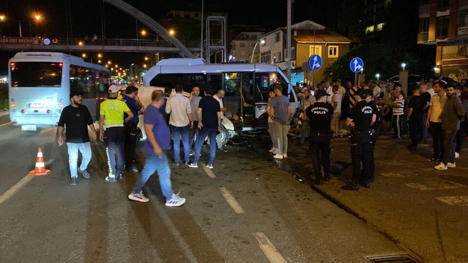 Rize'de trafik kazası: 10 yaralı