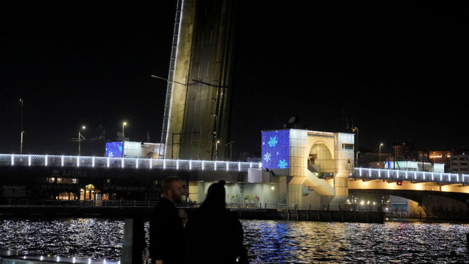Yeni Galata Köprüsü trafiğe kapatıldı