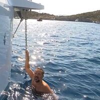Ata Demirer'i karaya çıkarttı