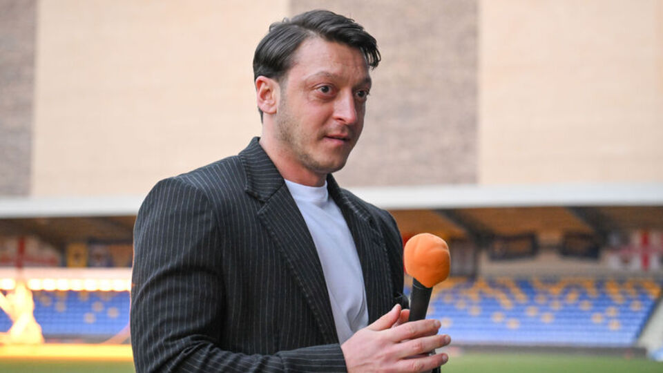 Mesut Özil, futbol akademisi kuruyor!